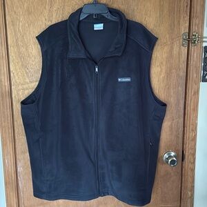 Columbia black zip up vest size 4XT